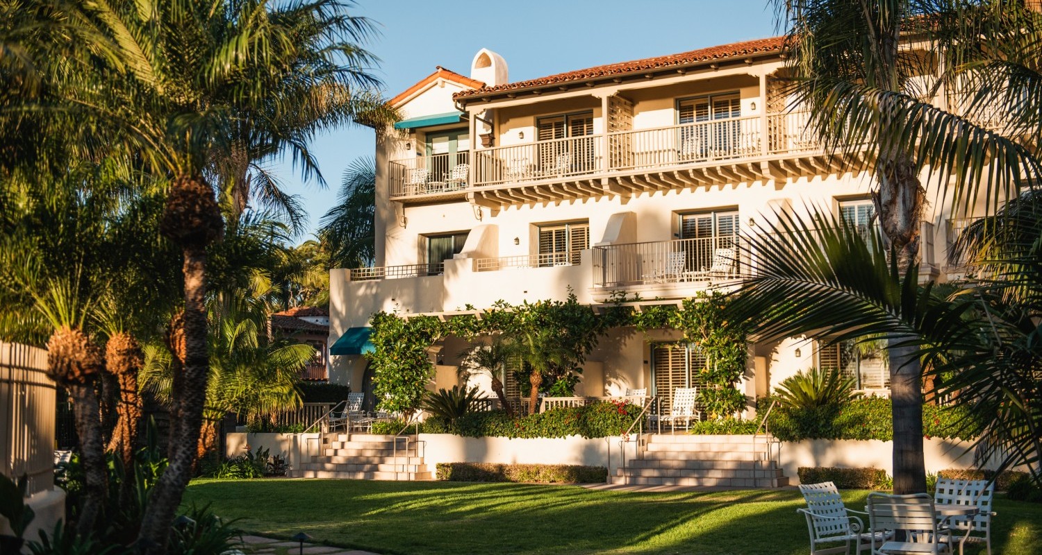 Exterior of guest rooms at the Harbor View Inn
